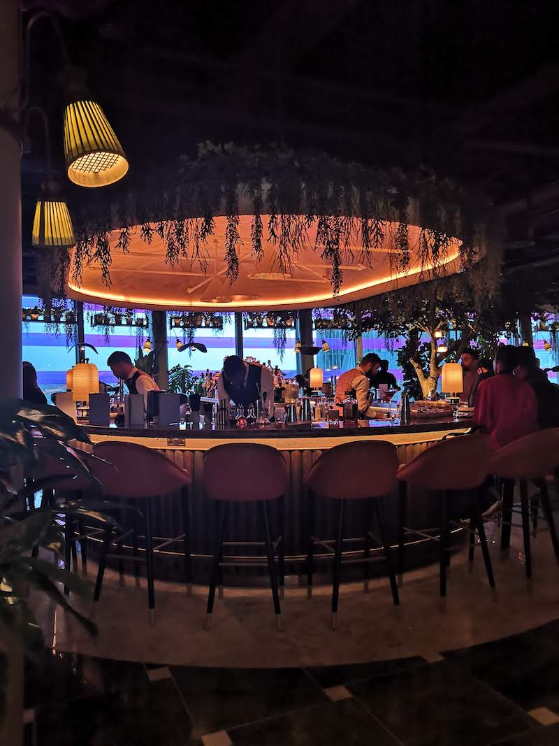 14 on sale hills restaurant